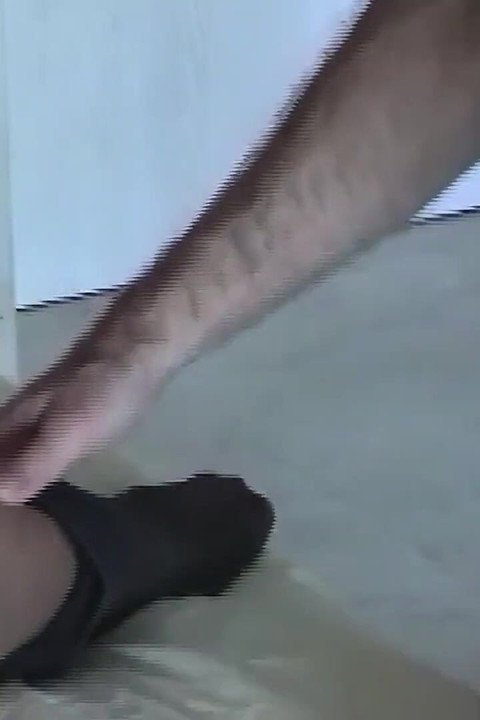 Si jalang ludah mani memanjakannya dengan kongkek payudara miang