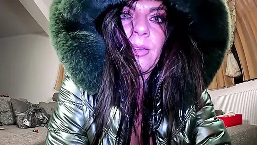 Shiny Leggings Cameltoe, Downjacket Play & Anal Plug Solo Fetish