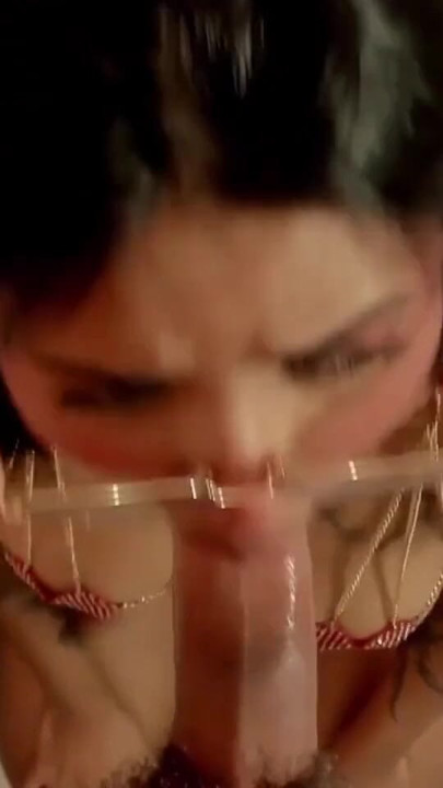 Tätowierte rocker-freundin gibt ihrem freund einen halsfick-blowjob (POV-sicht) | Clip 1
