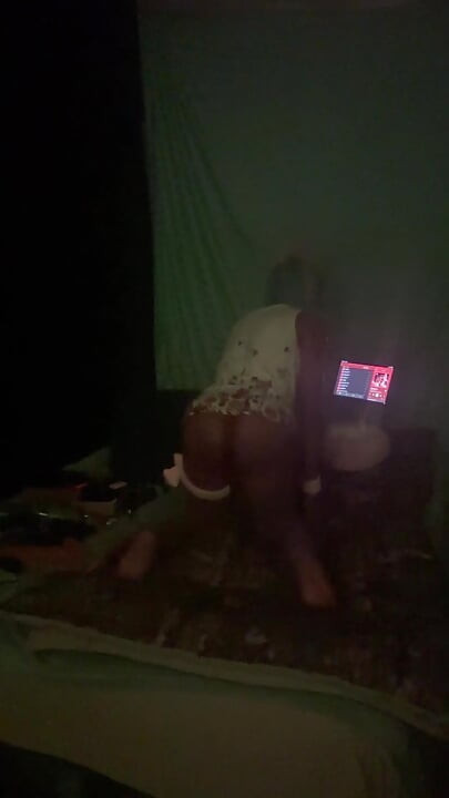 Leoni48 Anal #2