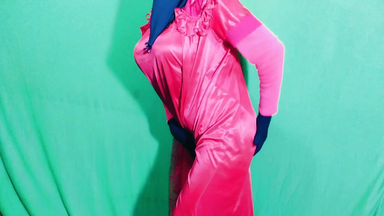 リーダーが私の服を全部脱がせて愛撫してくれた、すごく気持ちよかった