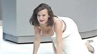 Attrice austriaca nuda in teatro