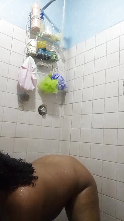 Viens prendre la douche avec moi