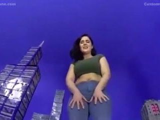 Giantess tilly: lebih besar lebih baik