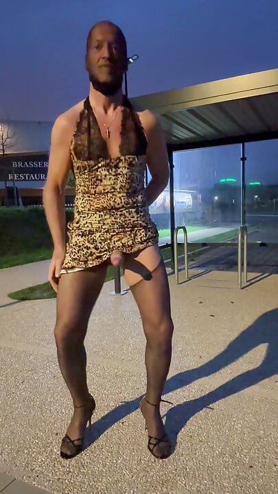 Sissy utomhus