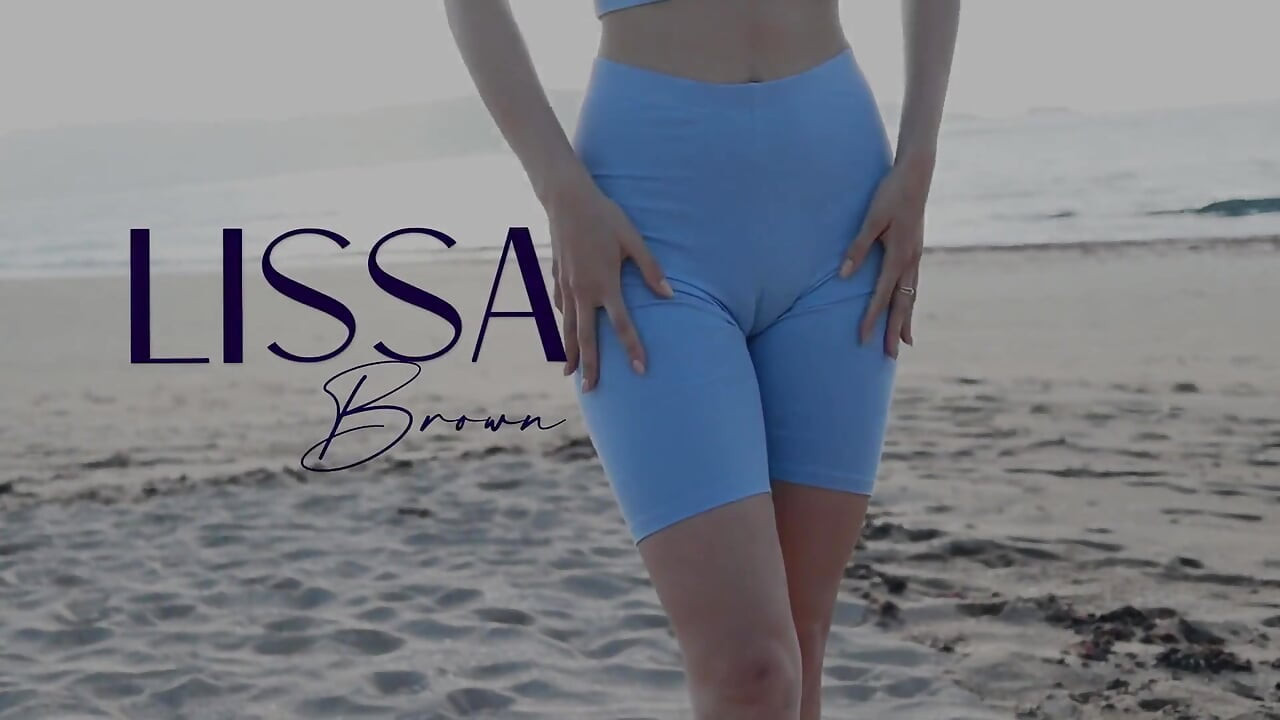 Yoga di Pantai Telanjang