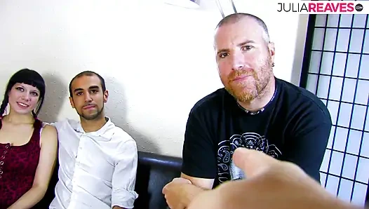 Крошка давится массивным членом, затем ее трахают в рот с камшотом