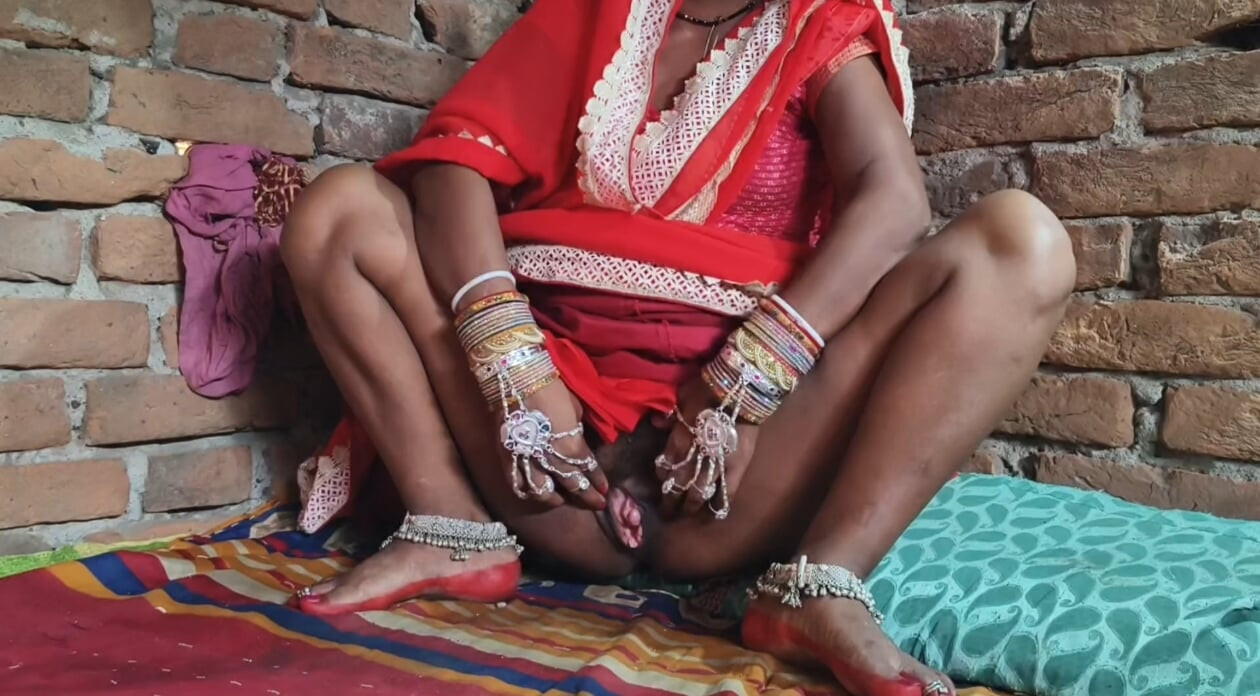 New married housewife apne husband ke lund pe baith ke chudai karwa rahi thi devar madarchod ne romantic video bana ke viral kiy