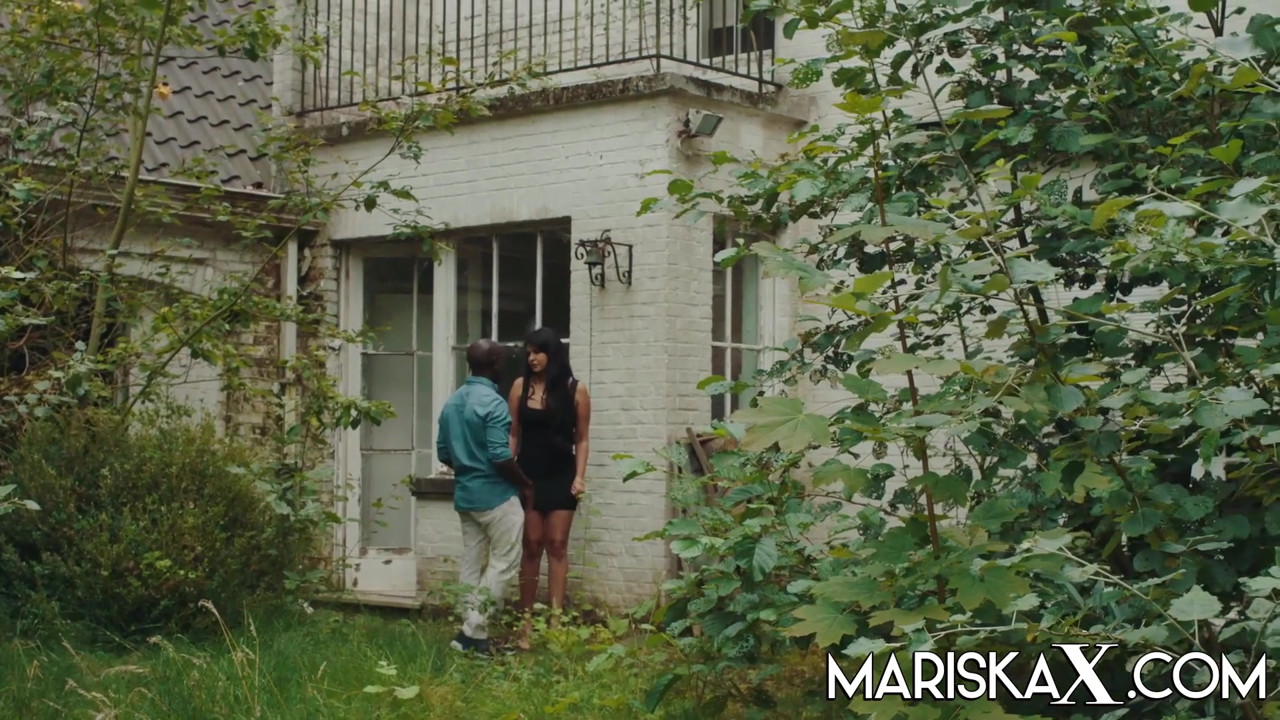 夫がbbcに提供するmariskax mariska