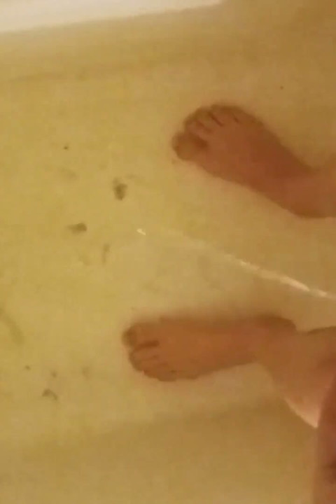 Pacing Naked and Barefoot Peeing on My Foots, in a Bathtub