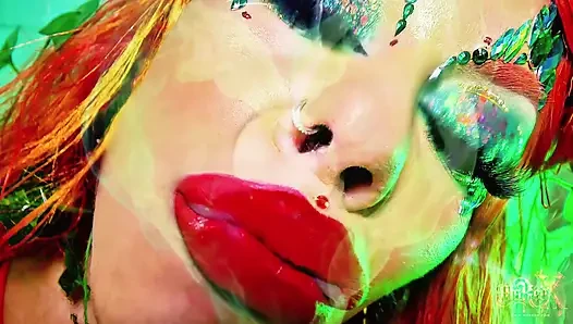 Ivy's Kiss Bloom of Ruin