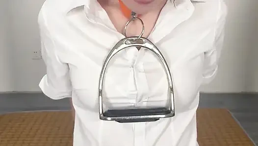 Офисная дама после работы тайно просит ее хозяина на прием на работу за спиной ее бойфренда