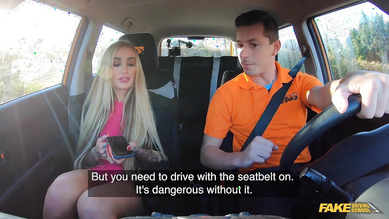 Fake Driving College - Daisy Lee Proves Blowjob Lessons Are More Fun Than Driving