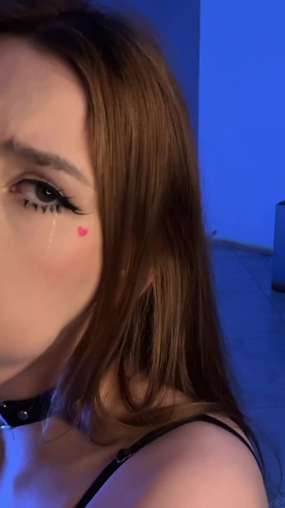 Bardzo niechlujny sex oralny od alt girl, głębokie gardło | Klip 2