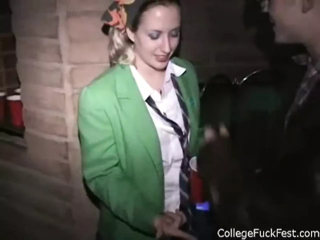 Schoolgirl college slut getting pussy fucked
