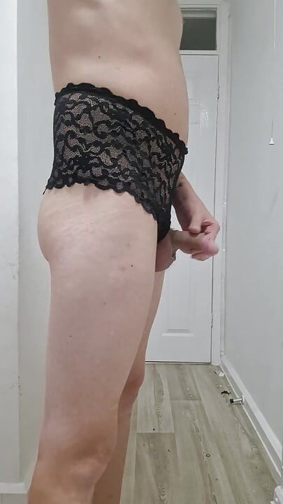 Unbeschnittener amateur, echtes selbstgedrehtes badezimmer, halb-nacktfotoshooting