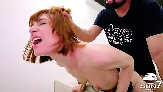 Хардкорный анал с бразильской рыжей на высоких каблуках