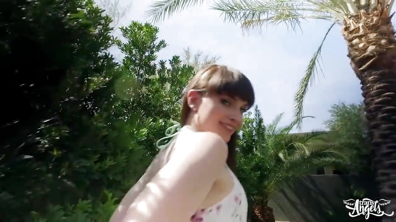Trans Angels - toda la belleza natural de Natalie Mars tiene un conocido amor por tomar pollas en su culo
