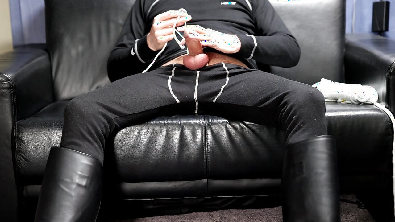 Binding Cock and Balls with Rope