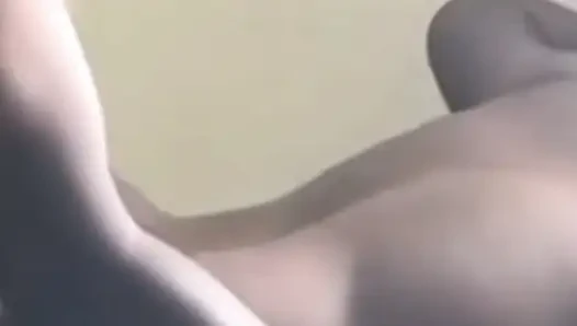 Sehari dengan vlog seksi saudara tiriku