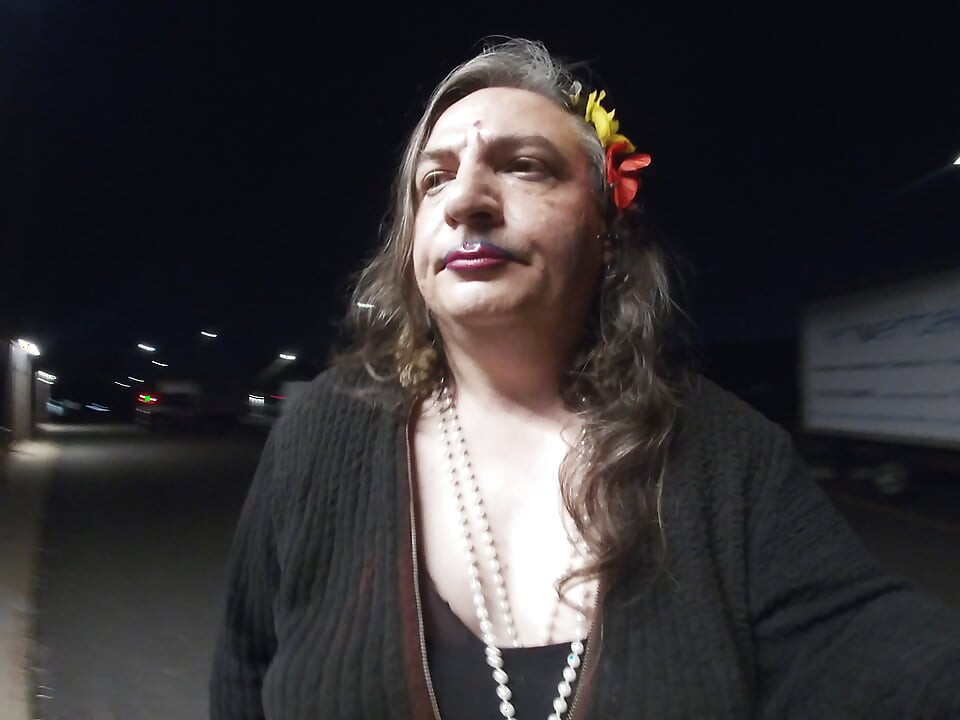 Sissy Older TV is on an Outdoor public adventure wants to suck Truck drivers