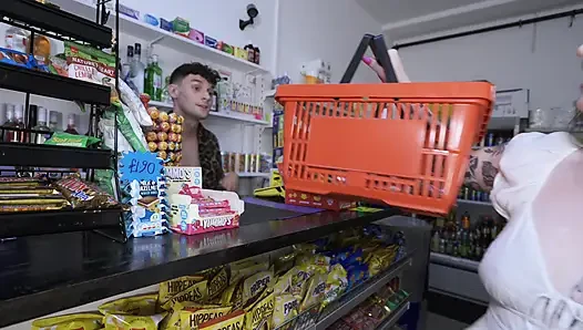 Britische und australische proll-girls werden in echtem britischen Ecke laden, BOSSMAN gefickt!