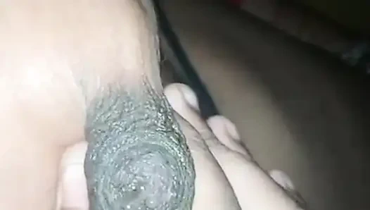 Hintli evli kadınla sulu göğüsler