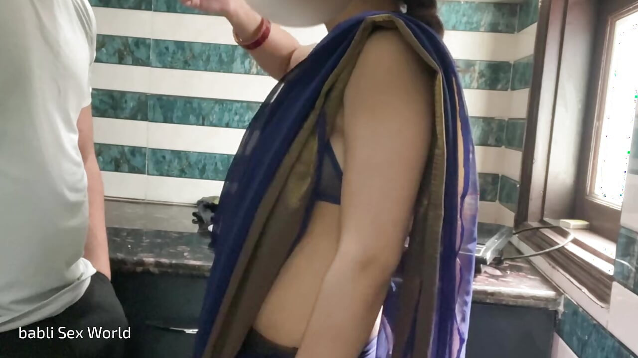 Sex with Hot Aunty in Kitchen Big Boob Showing Fully Hindi Audio