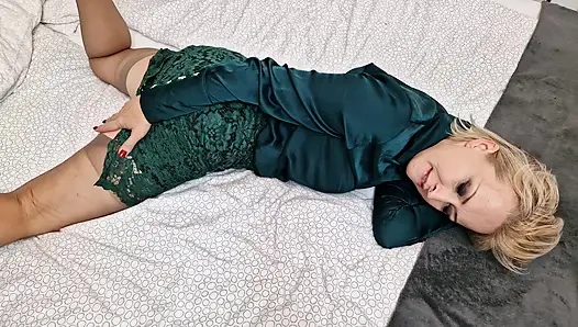 Фетиш-секретарша в зеленом - часть 1 в 4K