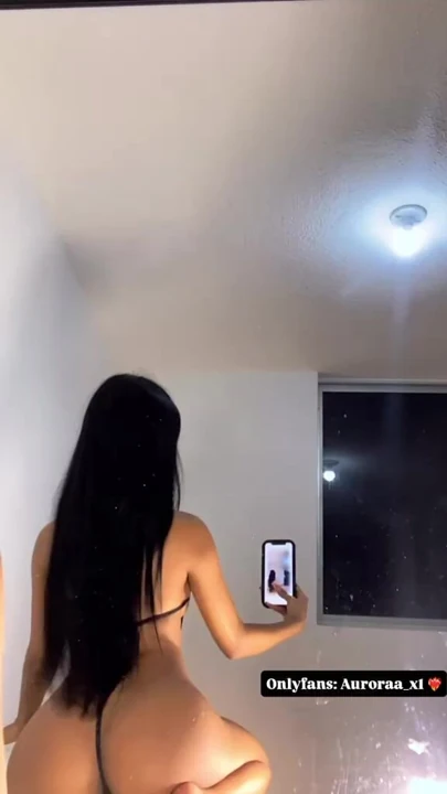 丰满、性感且无法抗拒：Auroraa_x1