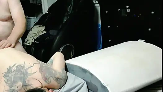 Ehefrau nimmt schwanz vom ehemann