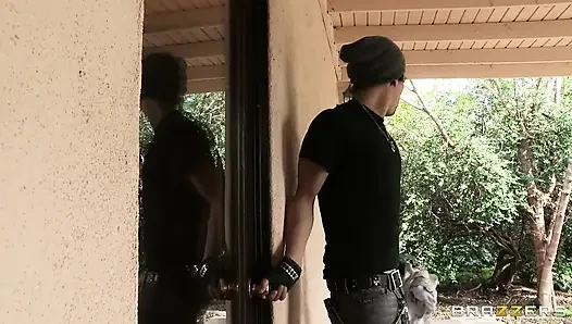 Stiefmutter unter kontrolle - Peeking Tom Peeking MILF, Punk rock ficken