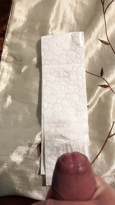 Earl Smile Big Cumshot Heavy Load On Toilet Paper