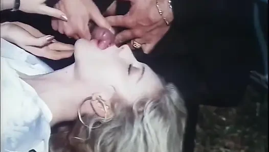 Блондинка-сучка Moana Pozzi принимает это грубо и глубоко