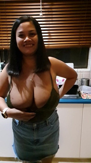 Gros seins fille rebondir