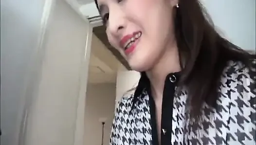 Legendary Mouth Skills. Mature Temptress Drains Men to the Very Last Drop - Ep5
