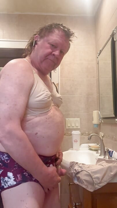 Sutienul meu Chiloții și spermă