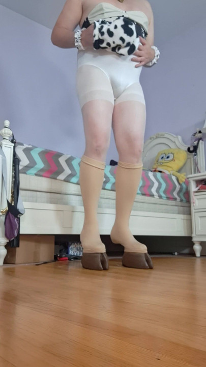 My man bought me cow hoofs shoes so I can be even more of a hucow for him! They are so cippity cloppity!