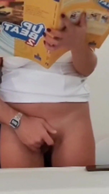 Momen menawan dari "lisa baca buku sementara aku ngentot memeknya"