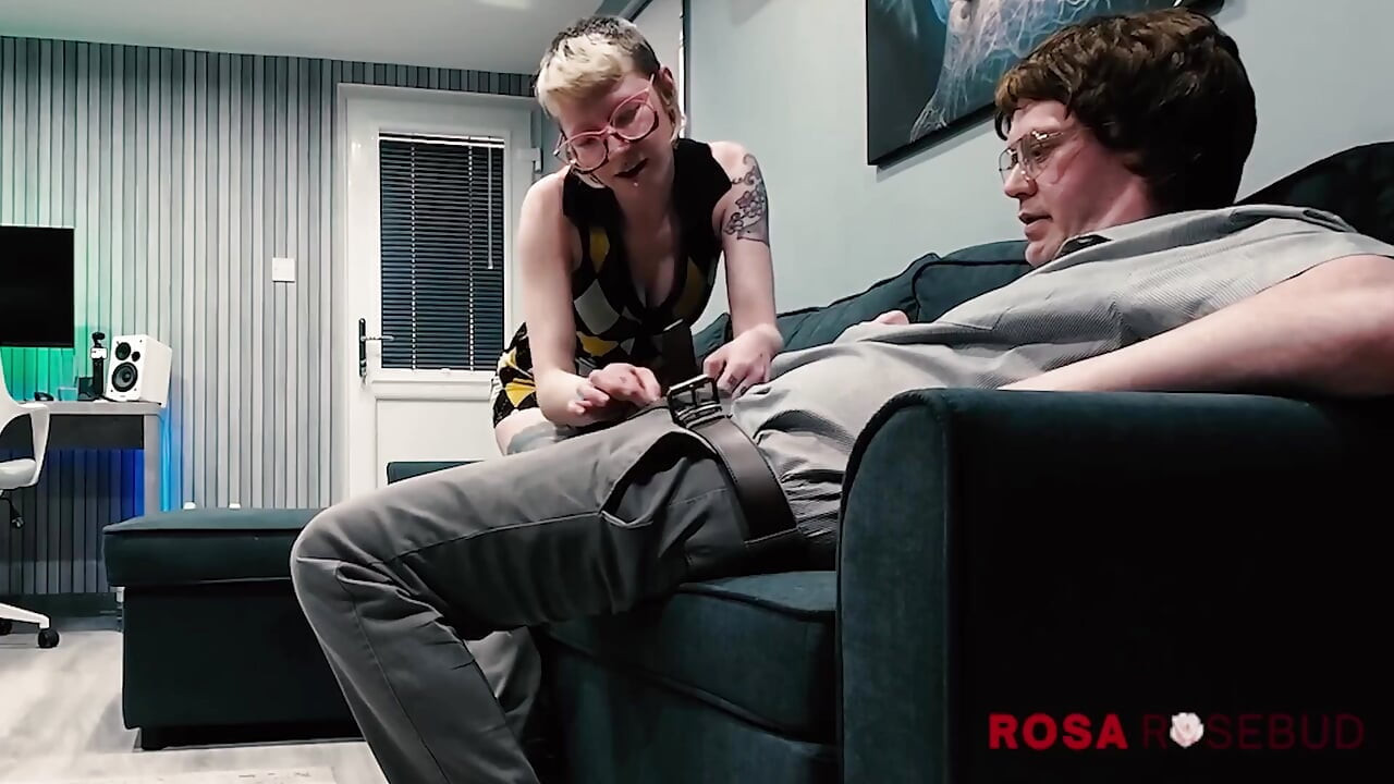 Mesmerized Into Horny Slut Who Has Threesome