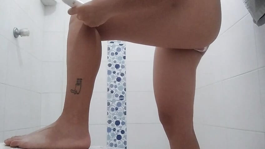 I'm shaving, come with me, daddy