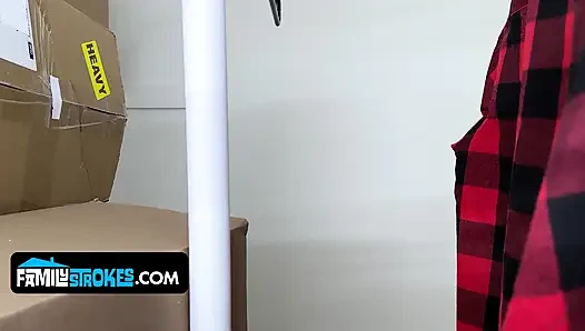 Perverser stiefonkel kehrt zurück und verdorben Aria banks mit der hilfe seines besten freundes