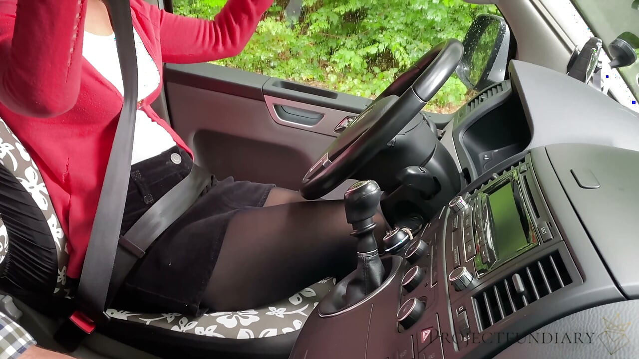 Driving lesson - girl seduces instructor