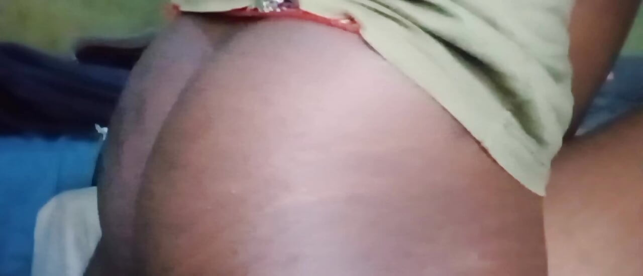 Moja 18-letnia przyrodnia siostra powiedziała, że tęskni za moim wielkim czarnym kutasem.