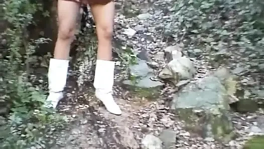 Pissen in den wäldern