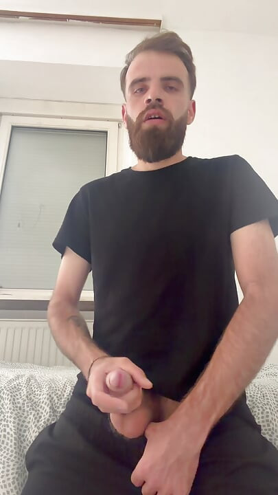 Sunt singur în camera mea
