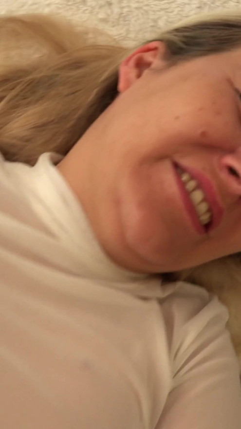Pregnant MILF has to squirt daily now! | Clip 1