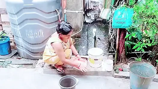 Aku nggak bisa menolak kontol abang tiriku dan akhirnya ngentot dia habis-habisan.