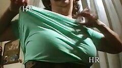 意大利熟女制作色情视频，这是一个丑闻！ 90年代