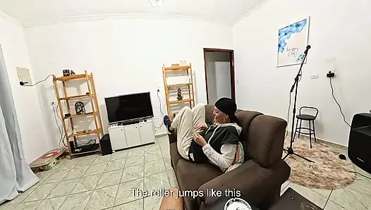 Ich habe meine lesbische nachbarin meinen schwanz berühren lassen.